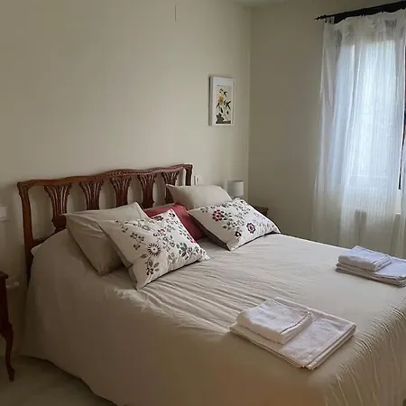 Casa Galatea Con Jardin Y Junto Al Pueblo